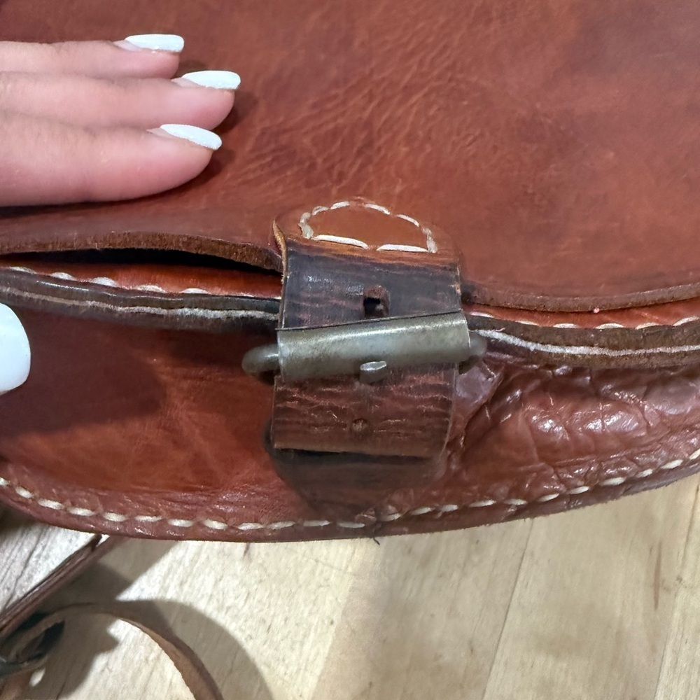 Vintage Rich Brown Leather Crossbody Bag - Picture 11 of 16